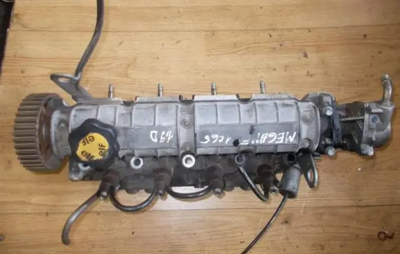Renault Megane I Rocker cam cover 