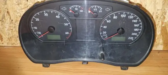 Volkswagen Polo Speedometer (instrument cluster) 6q0920800