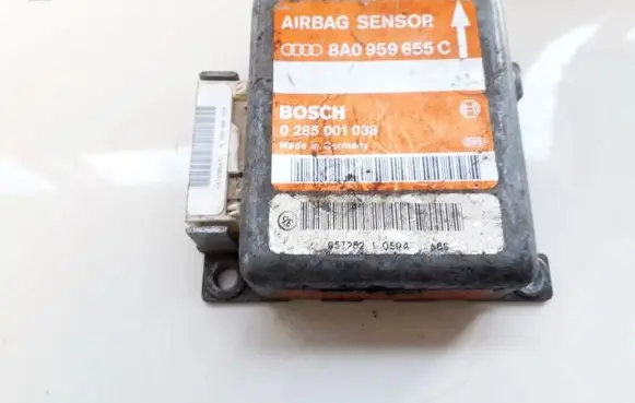 Audi A4 S4 B5 8D Airbag control unit/module 8a0959655c 0285001038