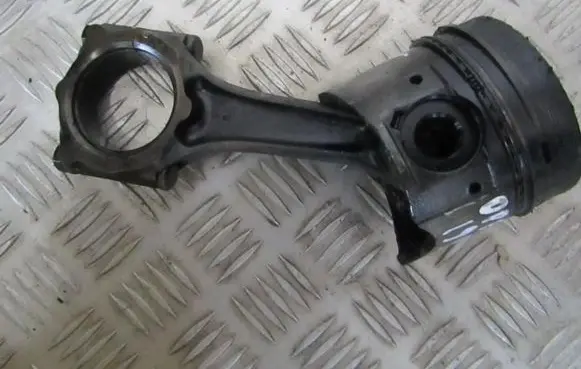 Opel Astra F Piston with connecting rod