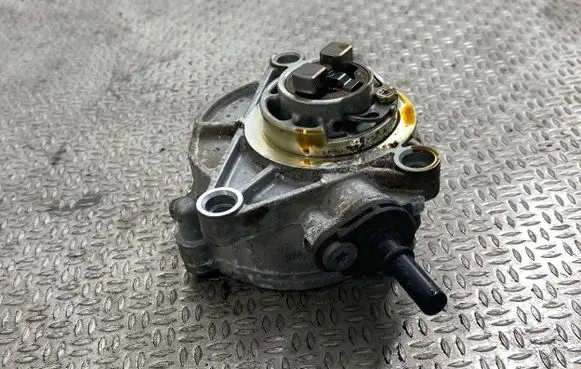 Peugeot 308 Vacuum pump 9812133880