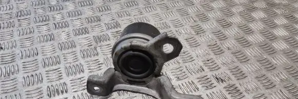 Volvo XC60 Engine mount bracket 31330135