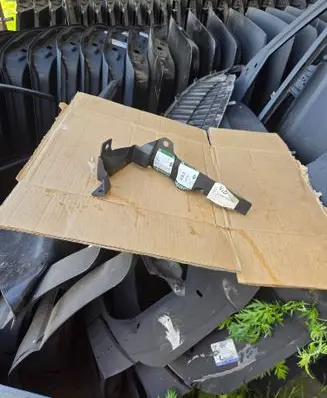 Jaguar XE Intercooler air guide/duct channel T2H1039