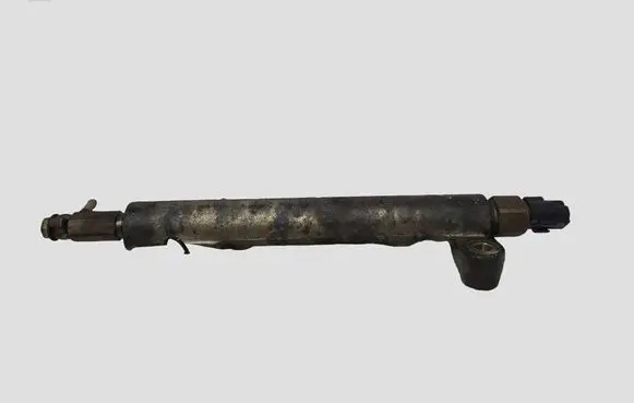 Nissan X-Trail T30 Fuel main line pipe