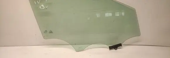 KIA Sportage Front door window glass four-door
