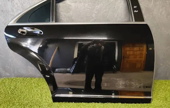 Mercedes-Benz S AMG W221 Rear door C040