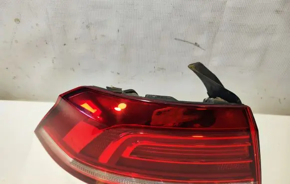 Volkswagen PASSAT B8 Rear/tail lights 195262