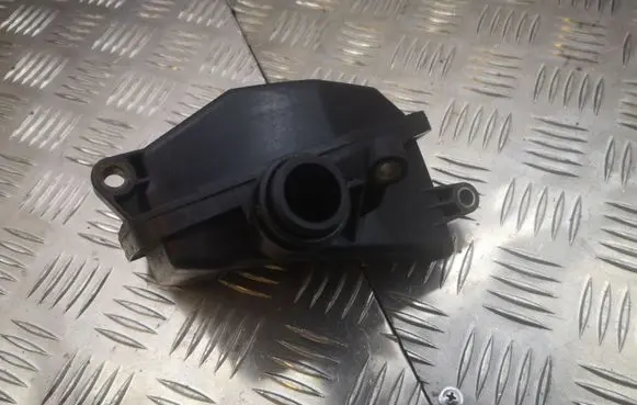 Intake resonator