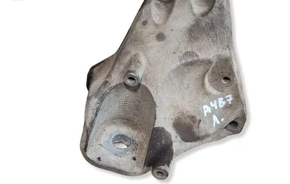 Audi A4 S4 B7 8E 8H Gearbox mounting bracket 8E0399113L