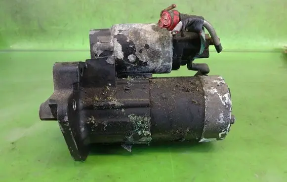 Renault Kangoo I Starter motor 8200584675