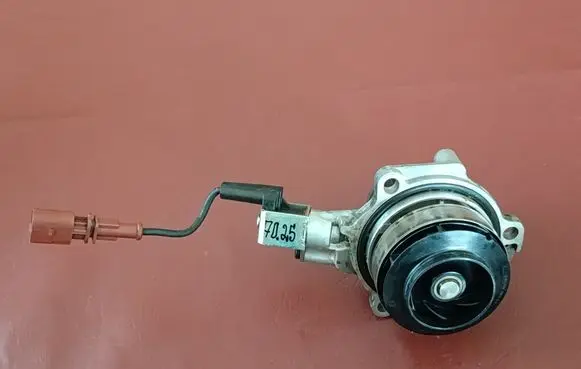 Volkswagen Touran III Water pump 010234801RT 002144802AM