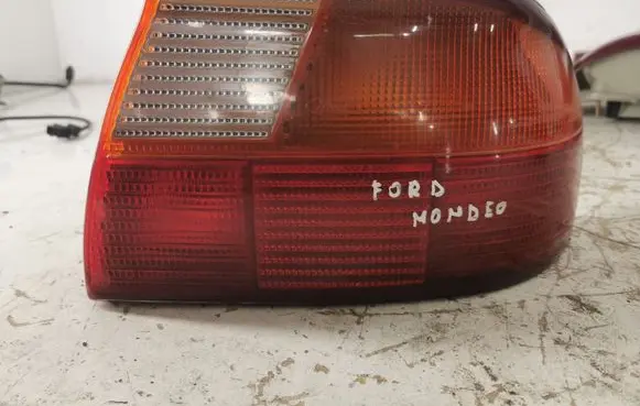 Ford Mondeo MK II Rear/tail lights