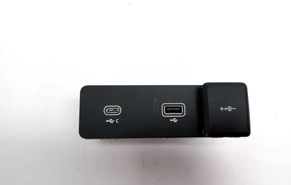 Land Rover Range Rover Evoque L551 USB socket connector L8B219E110CC