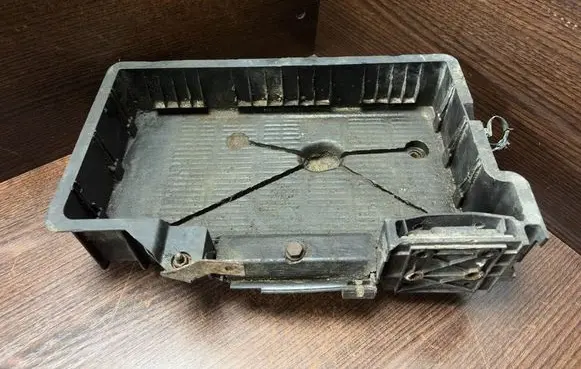 Iveco Daily 3rd gen Battery tray 3800103