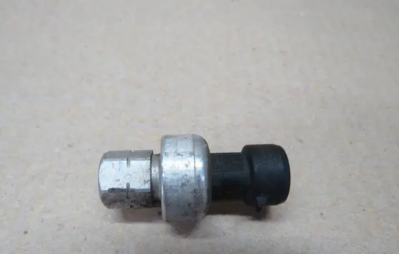 Opel Insignia A Air conditioning (A/C) pressure sensor 13502759