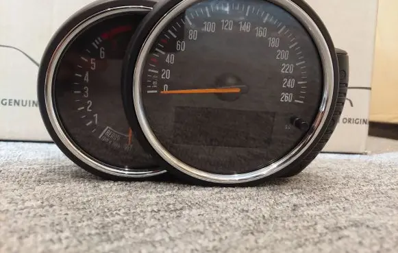 Mini Cooper Countryman F60 Speedometer (instrument cluster) 9355623