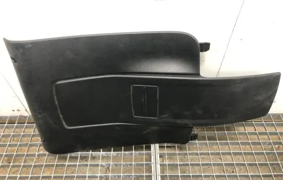 Mercedes-Benz C W204 Front door seat control surround trim A2079100139
