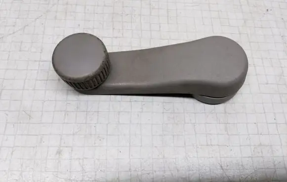 Volkswagen Golf IV Rear door window winding handle 1H0837581D