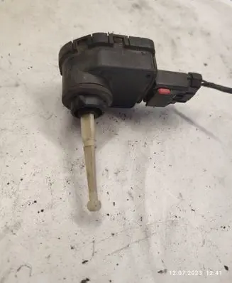 Opel Insignia A Headlight level adjustment motor 0307852