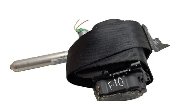 Volvo S80 Middle seatbelt (rear) 6064179
