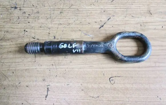 Volkswagen Golf VII Towing hook eye 8K0805615