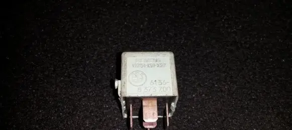 BMW 5 E39 Other relay 61368373700 v23134-k59-x312