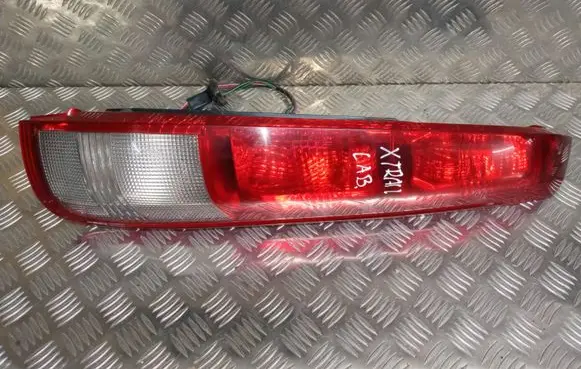 Nissan X-Trail T30 Rear/tail lights