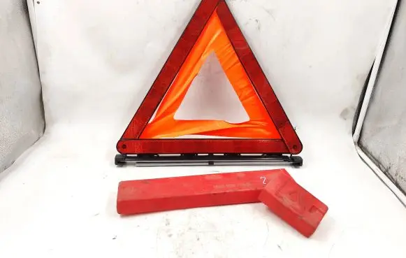 Audi A4 S4 B7 8E 8H Emergency warning sign 8D9860251B