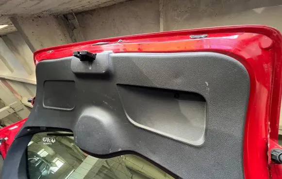 Renault Clio III Tailgate/boot lid cover trim 