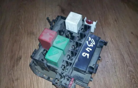 Mazda 121 SM Fuse box set