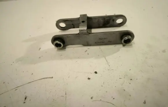 Volvo V50 Engine mounting bracket 510296