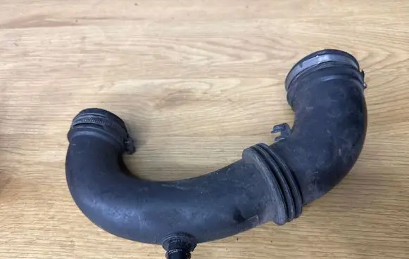 Opel Vivaro Intercooler hose/pipe 8200396908B