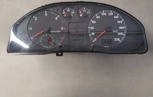 Audi A4 S4 B5 8D Speedometer (instrument cluster) 8D0919033 0008695