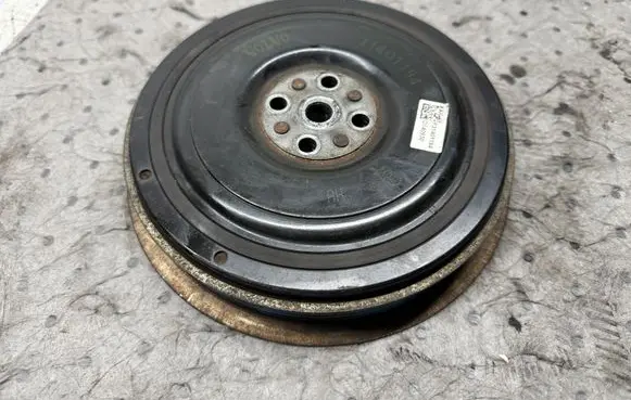 Volvo V60 Crankshaft pulley 31401194