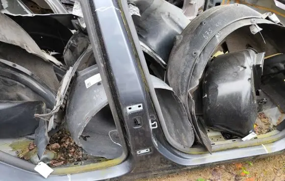 Volvo V40 Pillar (middle) 
