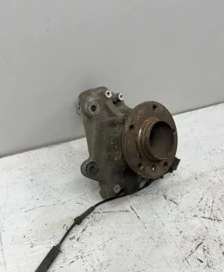 BMW 5 E60 E61 Front wheel hub spindle knuckle 676444403 12201210