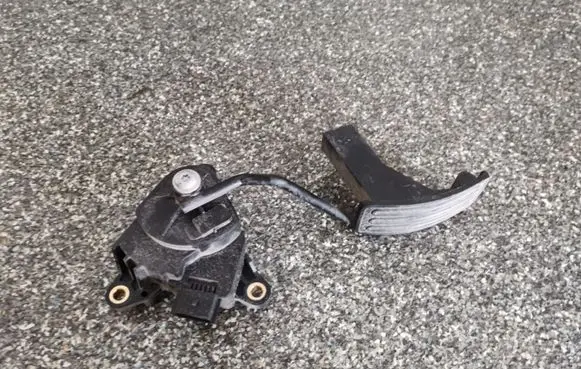 Nissan Qashqai+2 Accelerator throttle pedal 0928A10464
