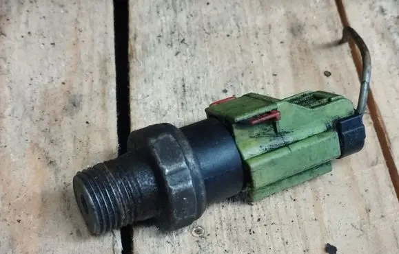 Chrysler Voyager Oil pressure sensor 