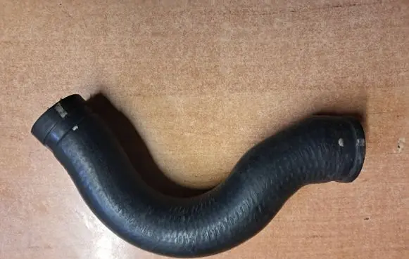 Mercedes-Benz E W124 Engine coolant pipe/hose 1245012482
