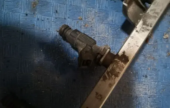 Audi TT Mk1 Fuel injector 06A906031BA