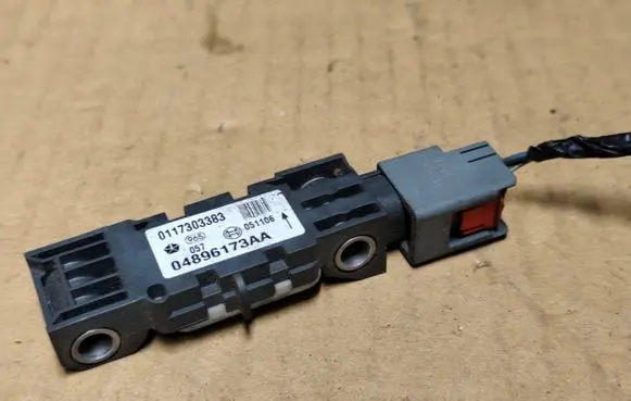 Chrysler 300 - 300C Airbag deployment crash/impact sensor 04896173AA
