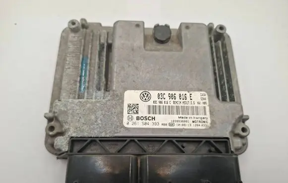 Skoda Octavia Mk2 (1Z) Engine control unit/module 03C906016C 0261S04393 03C906016E