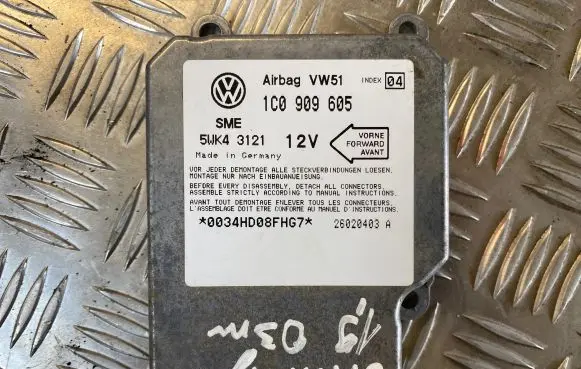 Skoda Octavia Mk1 (1U) Airbag control unit/module 1C0909605 26020403A 5WK43121