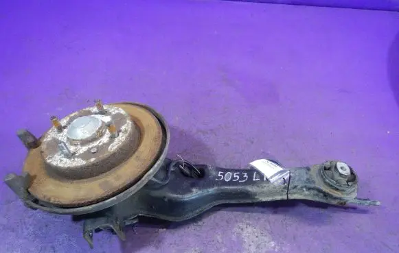 Volvo S40, V40 Rear wheel hub spindle/knuckle 