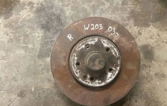 Mercedes-Benz C W203 Front wheel hub spindle knuckle