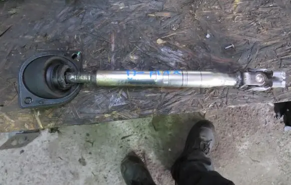 Isuzu D-Max Steering column universal joint