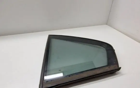 BMW 7 E38 Rear vent window glass 51348125189