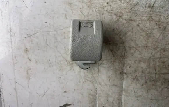 Mitsubishi Pajero Sport I Engine bonnet (hood) release handle