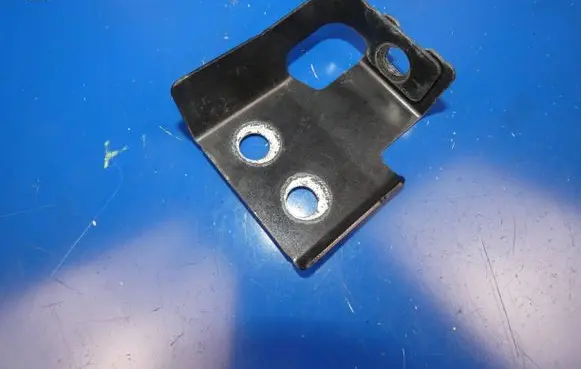 Jaguar F-Pace Fender mounting bracket HK8316150