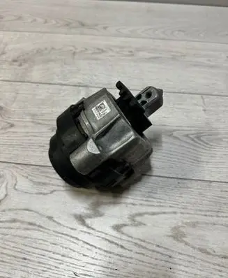 BMW 5 G30 G31 G38 Engine mount bracket 6883514 200623